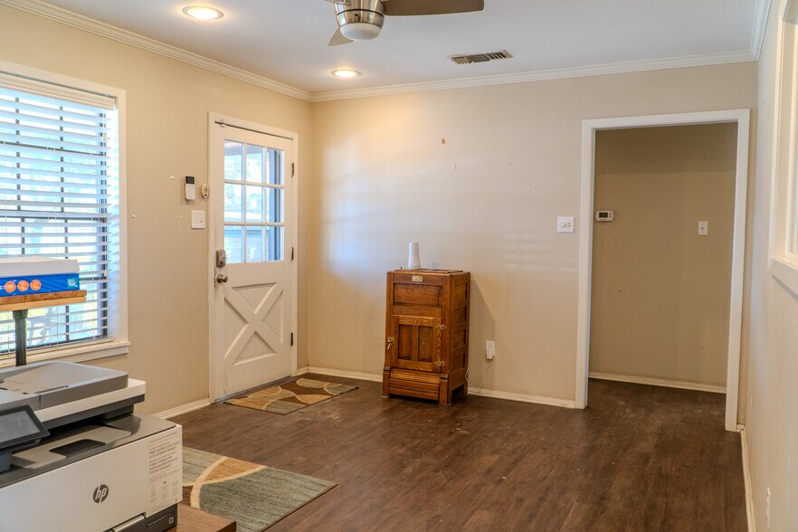 More Photos Of 4959 US-90, Alleyton Office For Sale