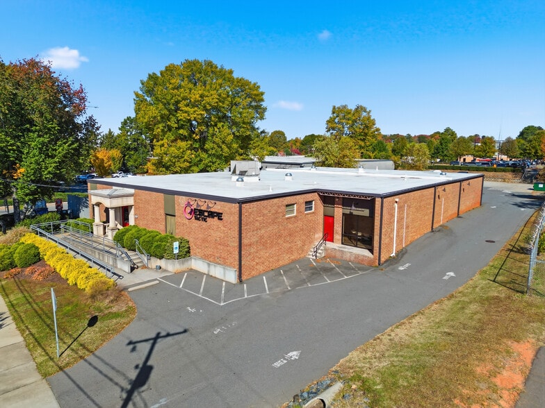 Primary Photo Of 130 Southside Dr, Charlotte Freestanding For Sale