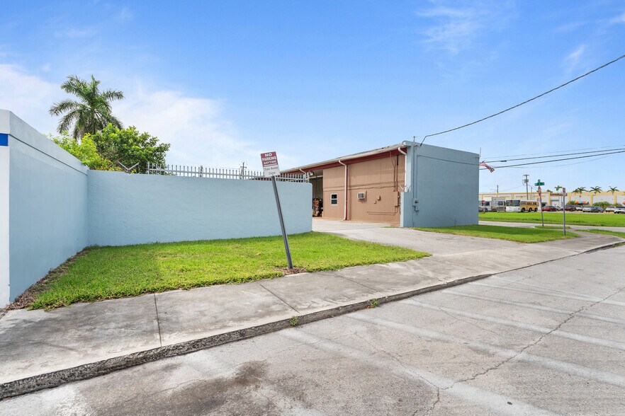 More Photos Of 105 NE 1st Rd, Homestead Industrial For Sale