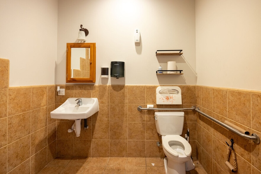 More Photos Of 313-323 Princeton Ave, Half Moon Bay Service For Lease