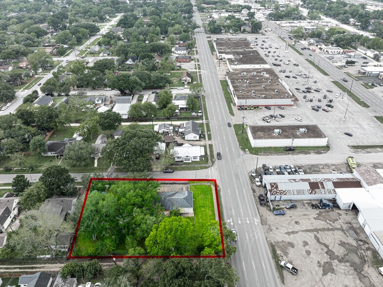 More Photos Of 1105 San Jacinto St, Rosenberg Office For Sale