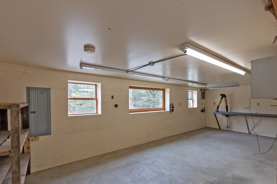 More Photos Of 96 Vly Atwood Rd, Stone Ridge Light Manufacturing For Lease