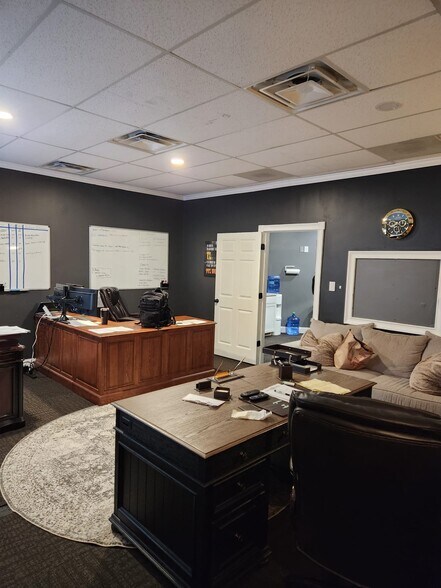 More Photos Of 743 Columbia Tpke, East Greenbush Medical For Lease