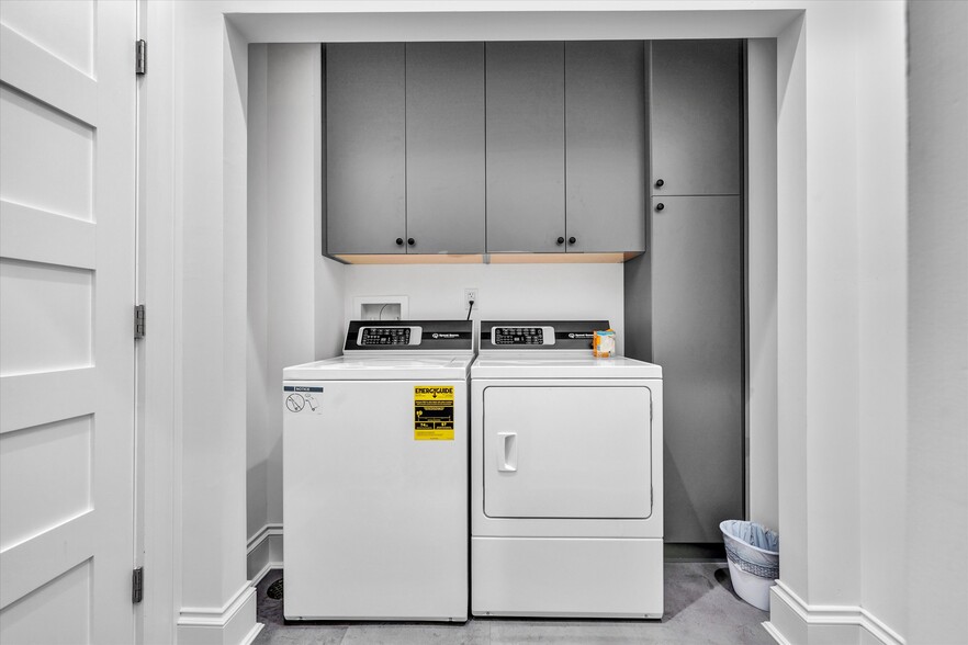 More Photos Of 109 Campbell Ave SW, Roanoke Apartments For Sale