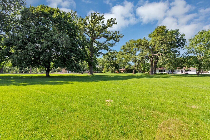 More Photos Of 41W597 US Highway 20, Hampshire Flex For Sale