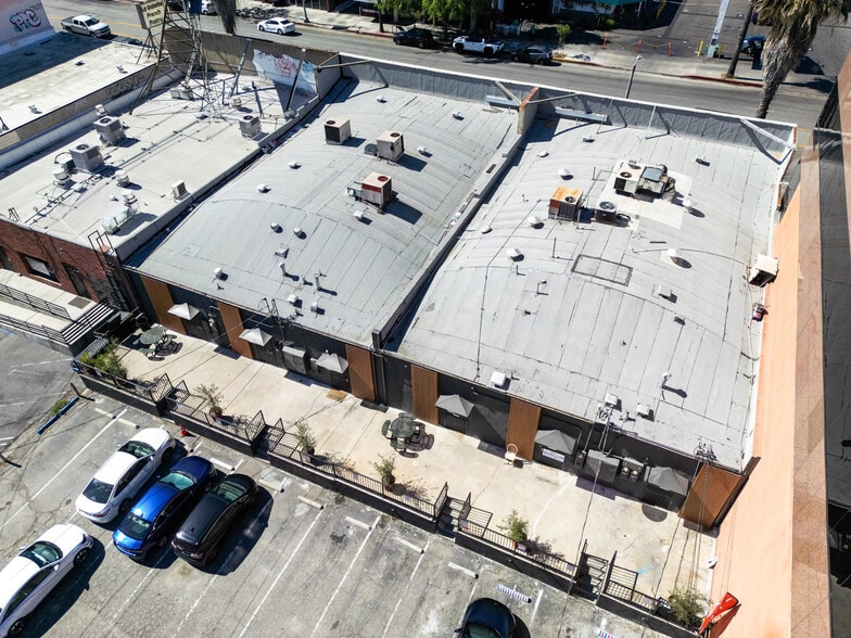 More Photos Of 15143-15153 Ventura Blvd, Sherman Oaks Storefront For Sale