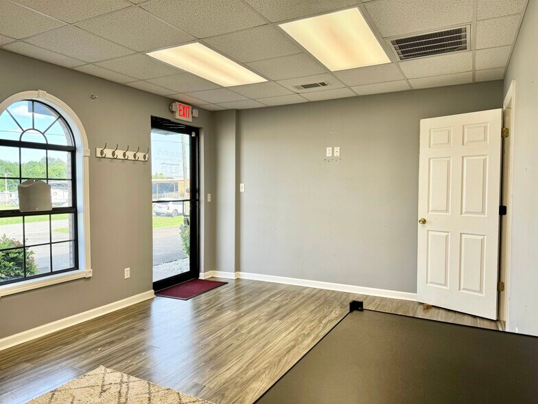More Photos Of 78 Commerce Way, Killen Medical For Sale
