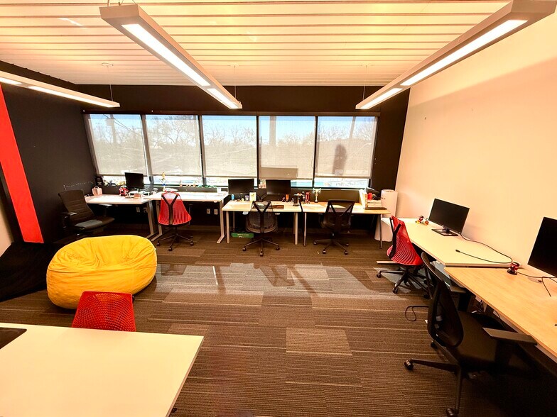 More Photos Of 2400 Webberville Rd, Austin Office For Lease