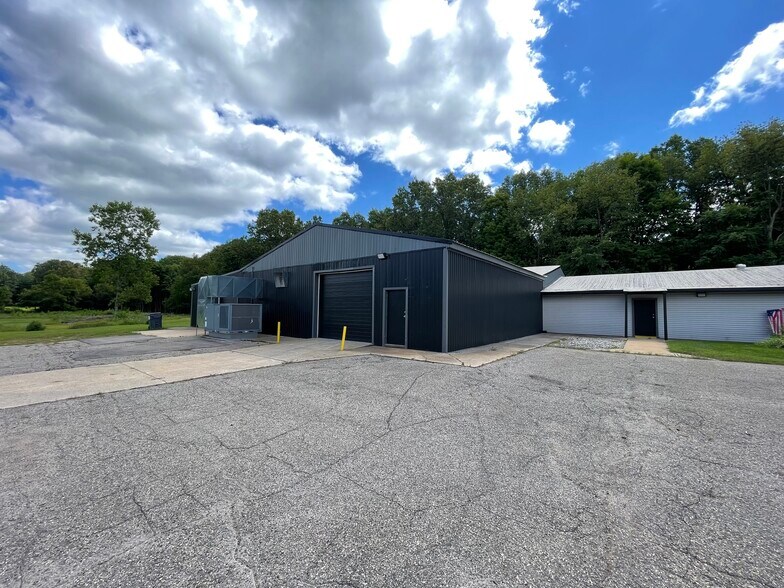 More Photos Of 6190 N Riverview Dr, Kalamazoo Warehouse For Sale