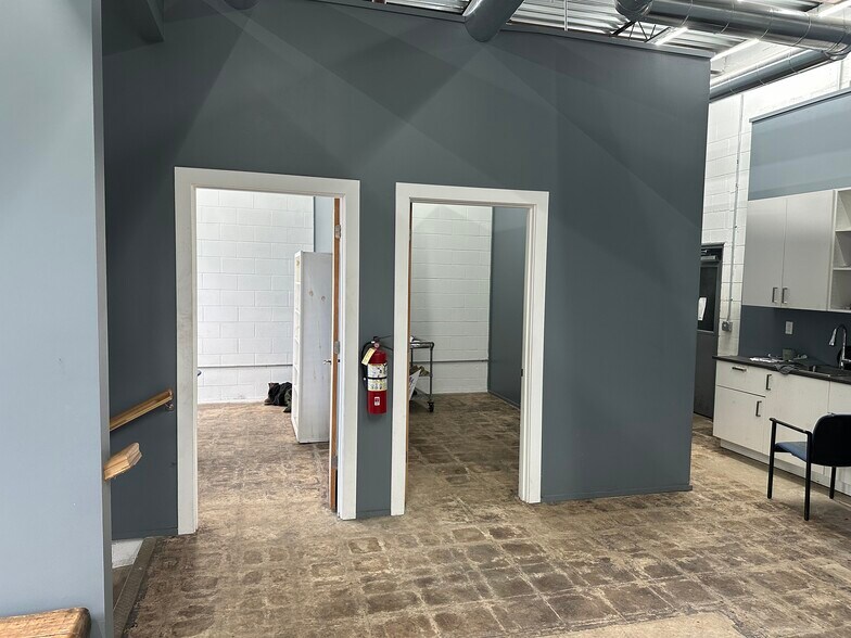 More Photos Of 3300 Hamilton Blvd SE, Atlanta Warehouse For Sale