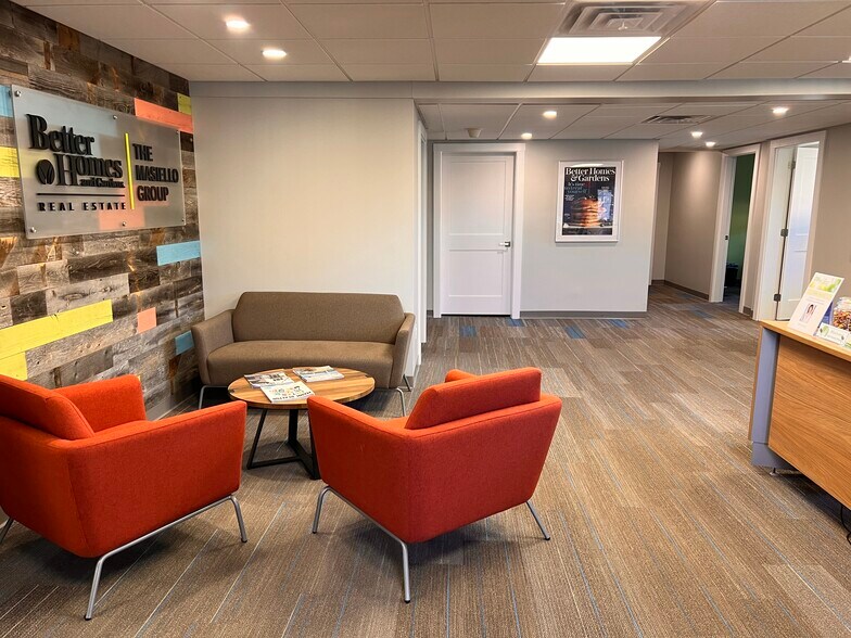 More Photos Of 16 long sands Rd, York Medical For Lease