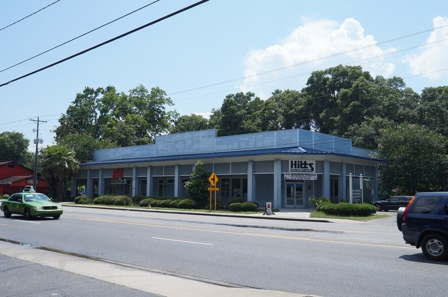 More Photos Of 1420 Ribaut Rd, Port Royal Freestanding For Lease