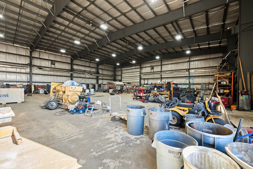 More Photos Of 10661 231 St NW, Edmonton Warehouse For Sale