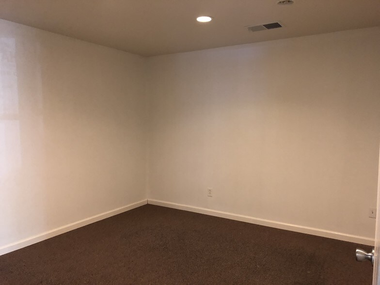 More Photos Of 14121 W Highway 290, Austin Warehouse For Sale