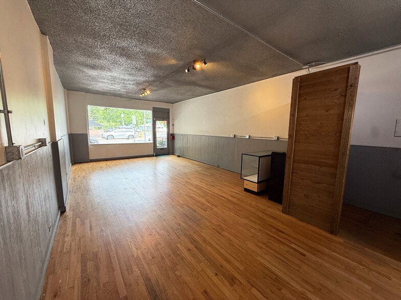 More Photos Of 2375-2395 S Downing St, Denver Freestanding For Lease