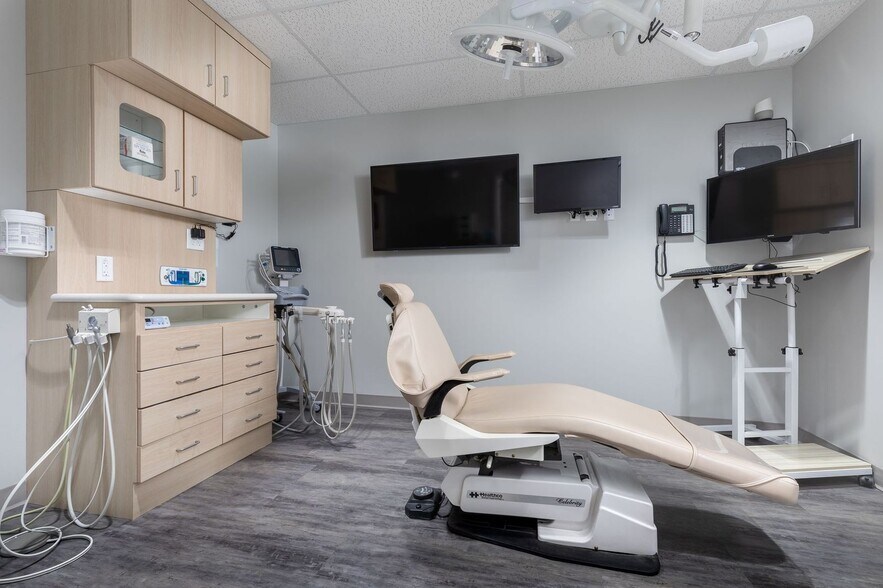 More Photos Of 7586 W Jewell Ave, Lakewood Medical For Sale