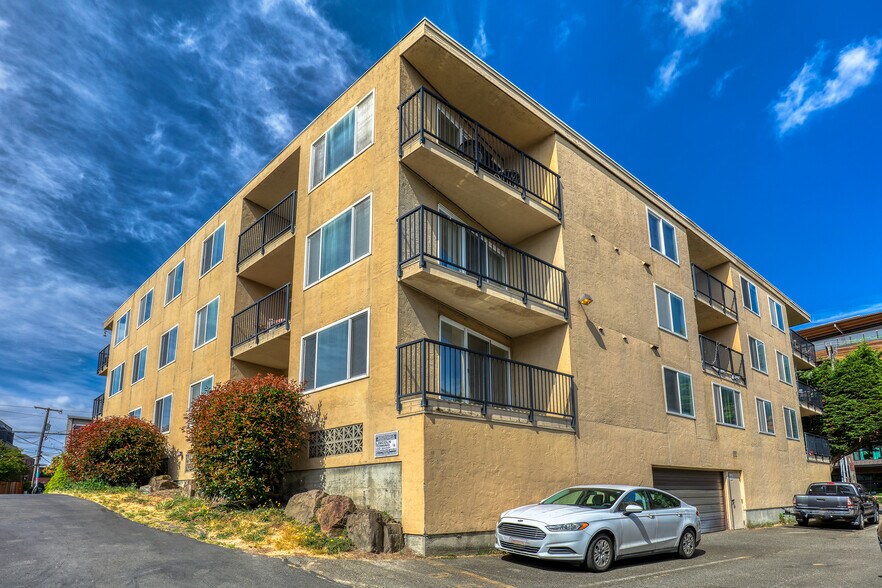 More Photos Of 1925 Eastlake Ave E, Seattle Apartments For Sale