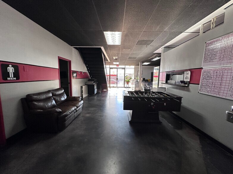 More Photos Of 3500 21st St, Bakersfield Health Club For Lease