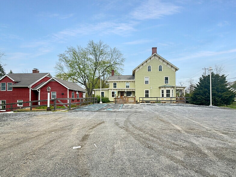 More Photos Of 2321-2325 NY-9D, Wappingers Falls Flex For Sale