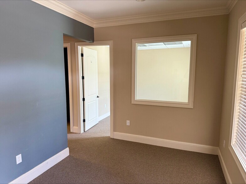 More Photos Of 2000 Northside Crossing, Macon-Bibb Office For Sale