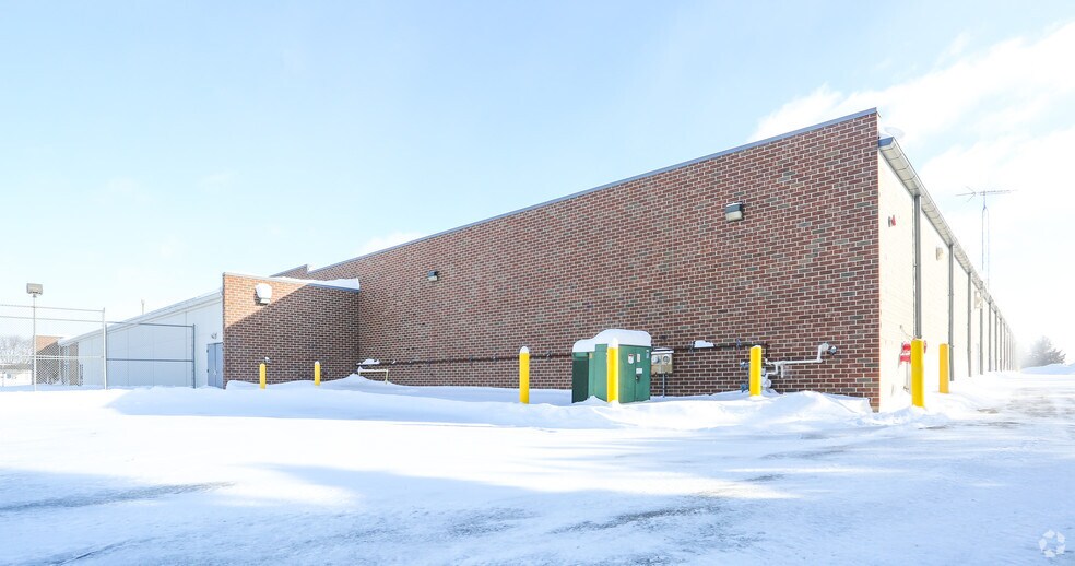 More Photos Of 2615-2643 Eastern Ave, Plymouth Storefront For Lease