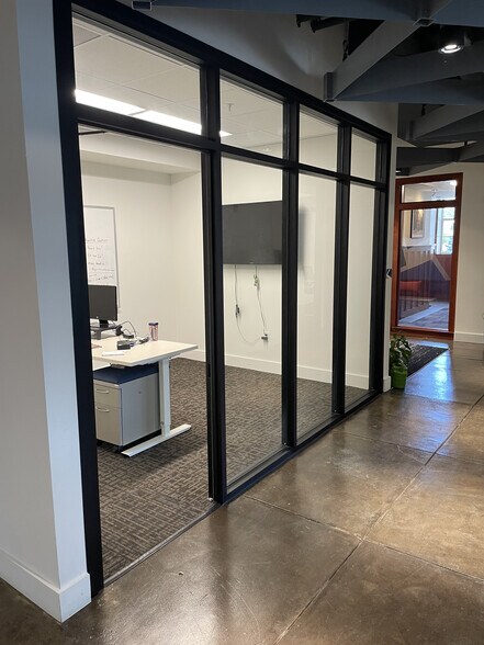 More Photos Of 42 S Washington St, Rochester Office Residential For Lease