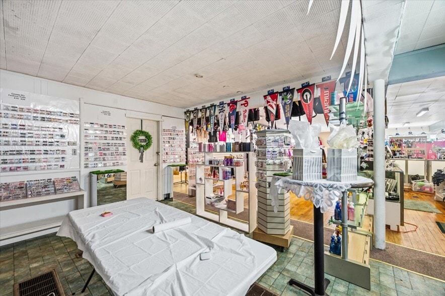 More Photos Of 325 Winchester Ave, Martinsburg Freestanding For Sale