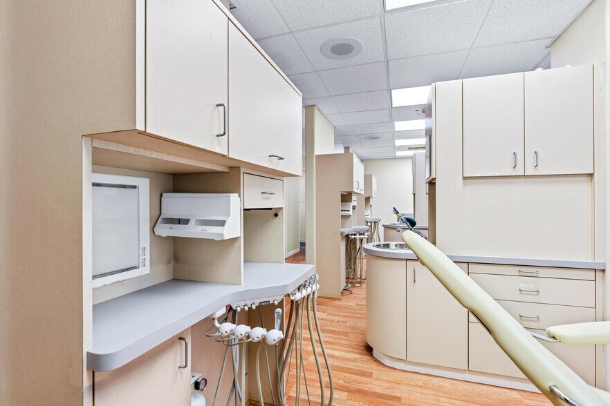 More Photos Of 1041 McKeever Ave, Hayward Medical For Sale