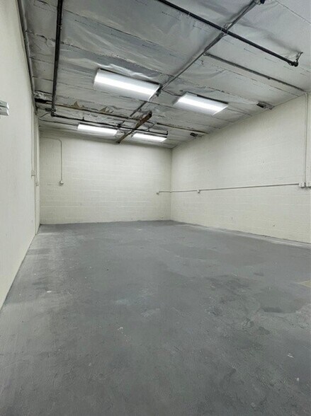 More Photos Of 11819 Goldring Rd, Arcadia Warehouse For Lease