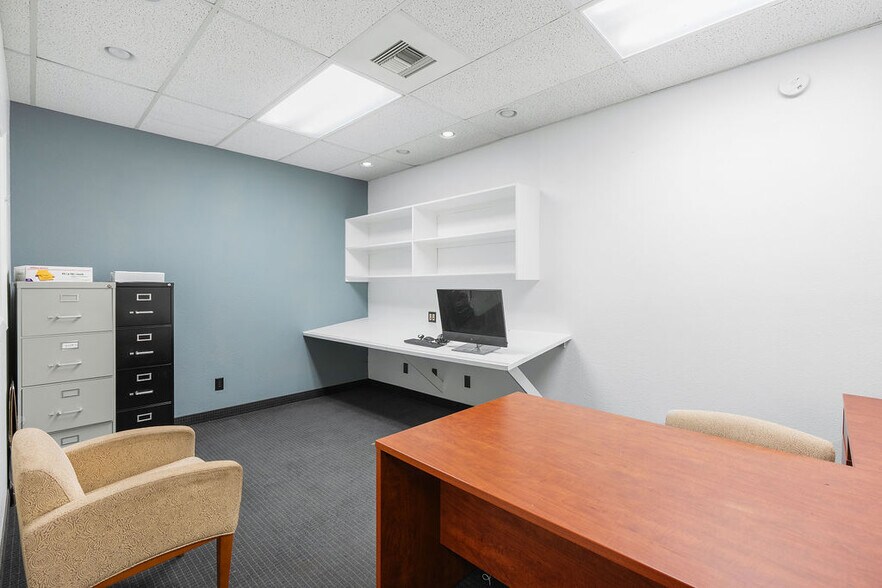 More Photos Of 9119 N 7th St, Phoenix Office For Lease