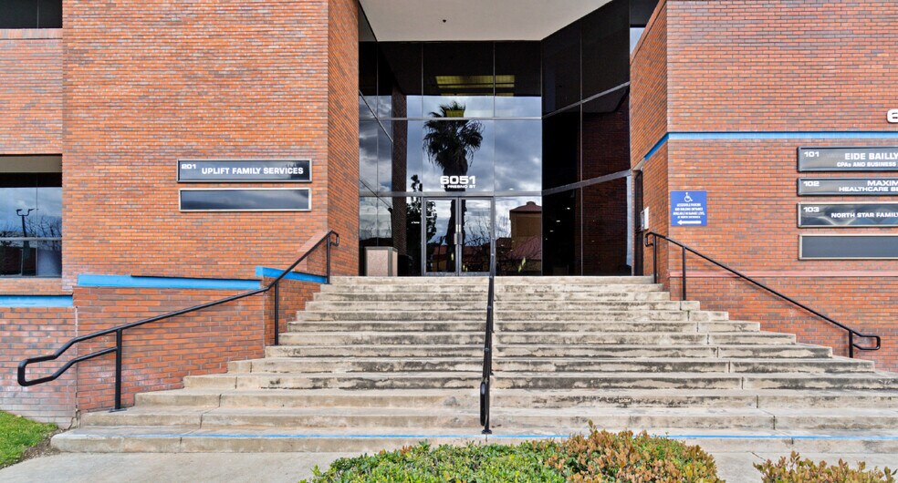 More Photos Of 6051 N Fresno St, Fresno Office For Lease