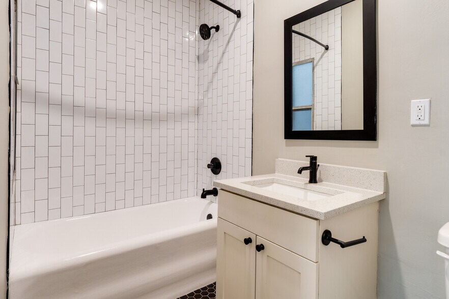 More Photos Of 5529-5533 Hollywood Blvd, Los Angeles Apartments For Sale