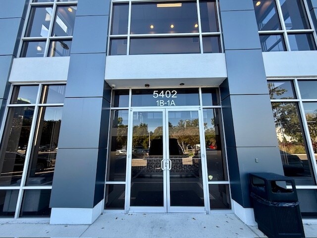 More Photos Of 5402 W Laurel St, Tampa Loft Creative Space For Lease