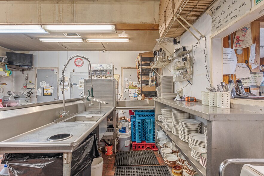 More Photos Of 322 NH Route 104, New Hampton General Retail For Sale