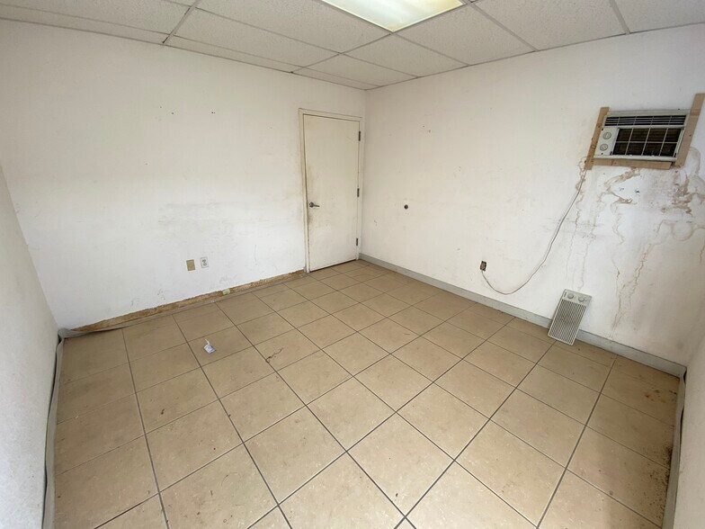 More Photos Of 13355-13385 NW 47th Ave, Opa-locka Warehouse For Sale