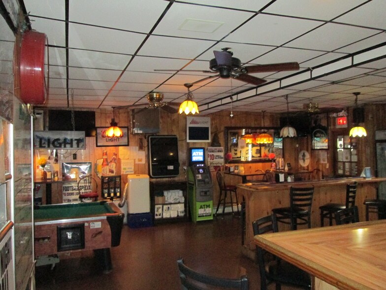More Photos Of 147 Avenel St, Avenel Bar For Sale