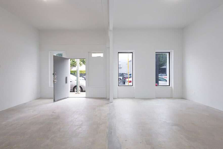 More Photos Of 1157 S Robertson Blvd, Los Angeles Flex For Lease