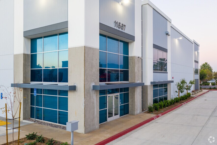 More Photos Of 11557 Foothill Blvd, Rancho Cucamonga Warehouse For Lease