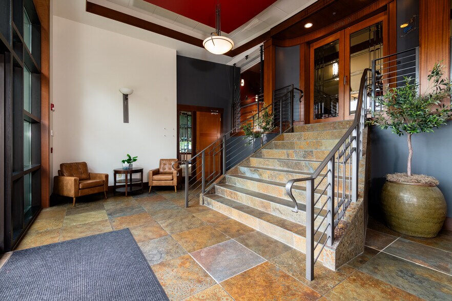 More Photos Of 23175 224th Pl SE, Maple Valley Flex For Lease