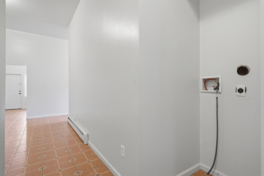 More Photos Of 10 Eastman Ter, Poughkeepsie Apartments For Sale