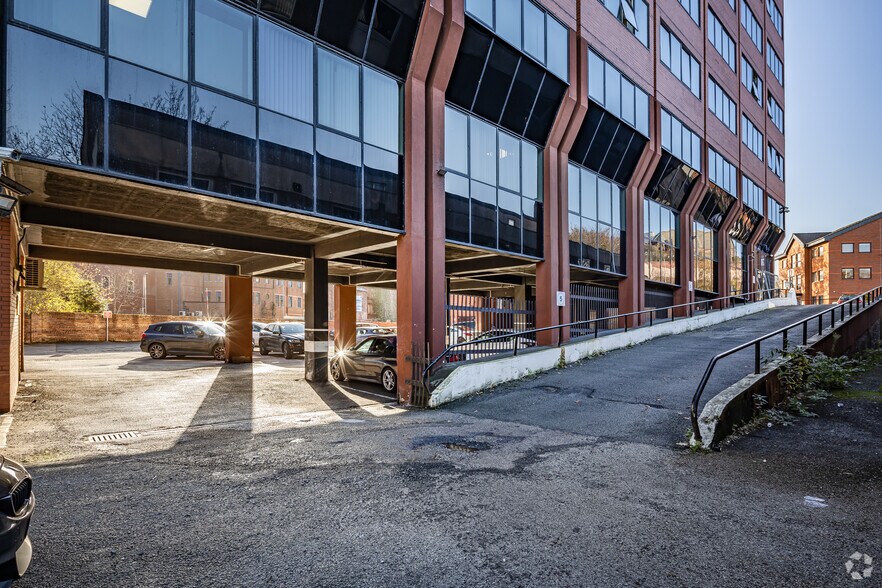 More Photos Of Tiviot Dale, Stockport Office For Lease