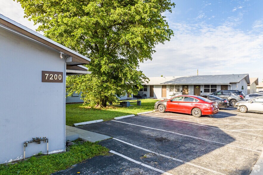 More Photos Of 7200 Pembroke Rd, Miramar Apartments For Sale