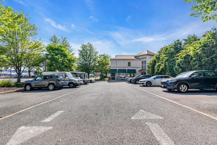 More Photos Of 807 Mantoloking Rd, Brick Office For Sale