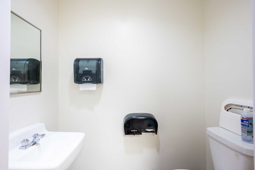 More Photos Of 6719 Gall Blvd, Zephyrhills Medical For Sale