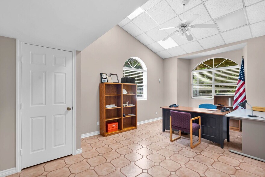 More Photos Of 22830 Fritz Ln, Spring Office Residential For Lease