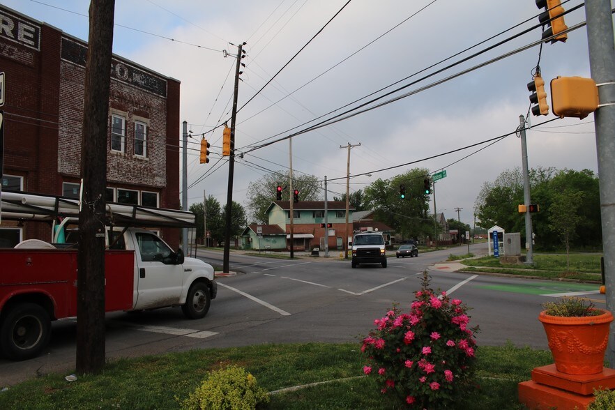 More Photos Of 2200 Glass St, Chattanooga Storefront Retail Residential For Sale