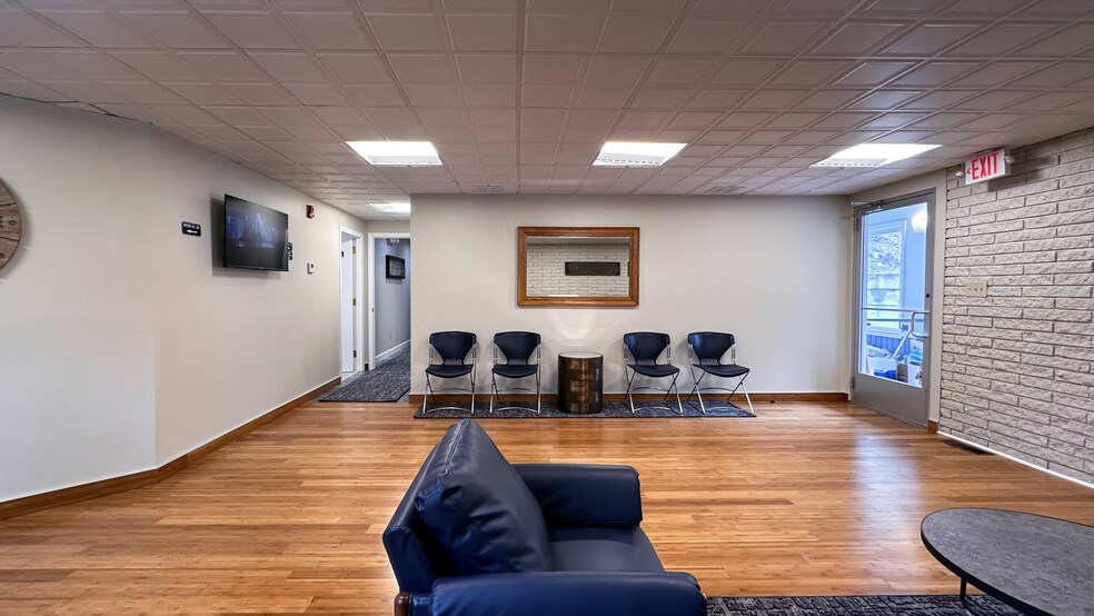 More Photos Of 291 Queen St, Bristol Medical For Lease