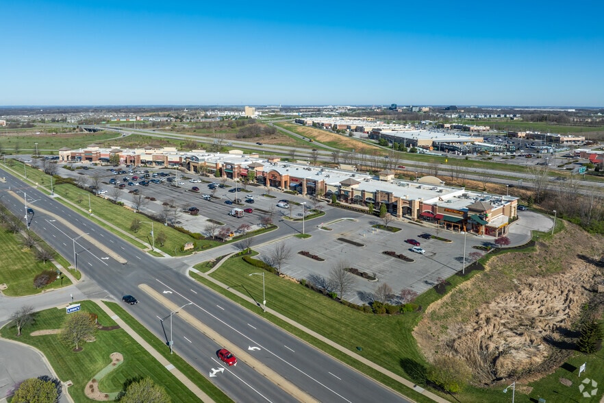 More Photos Of 8600-8660 N Boardwalk Ave, Kansas City Storefront For Lease