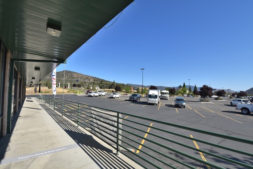 More Photos Of 1940 Fort Jones Rd, Yreka Freestanding For Lease