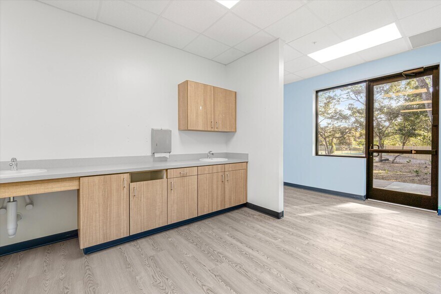 More Photos Of 481 Shores Blvd, Saint Augustine Medical For Sale